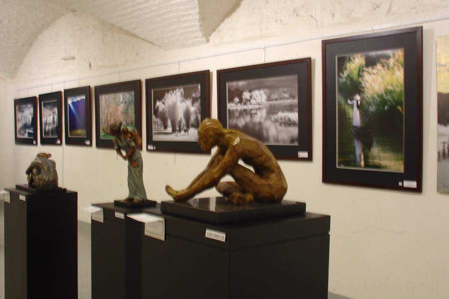 sculptures: Inge Rijanto (Indonésie)